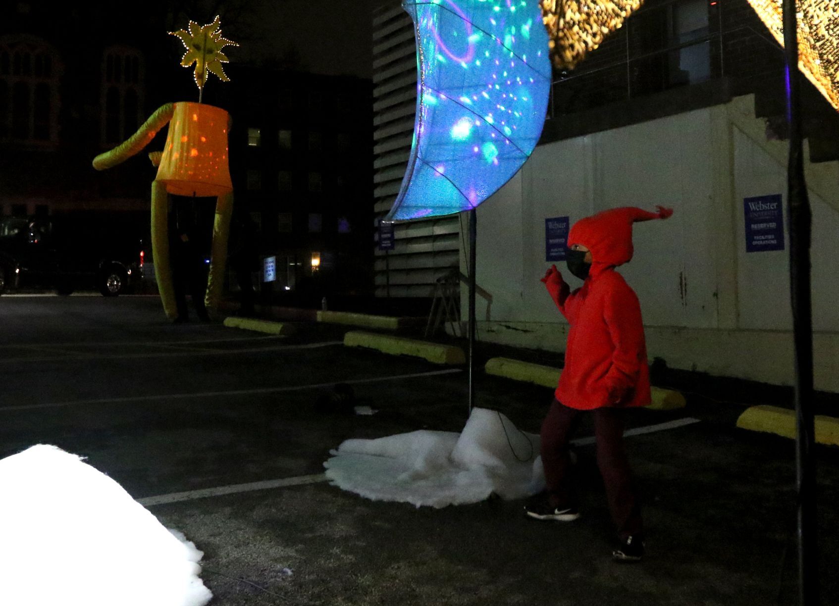 Repertory Theatre of St. Louis hosts drive through puppet show